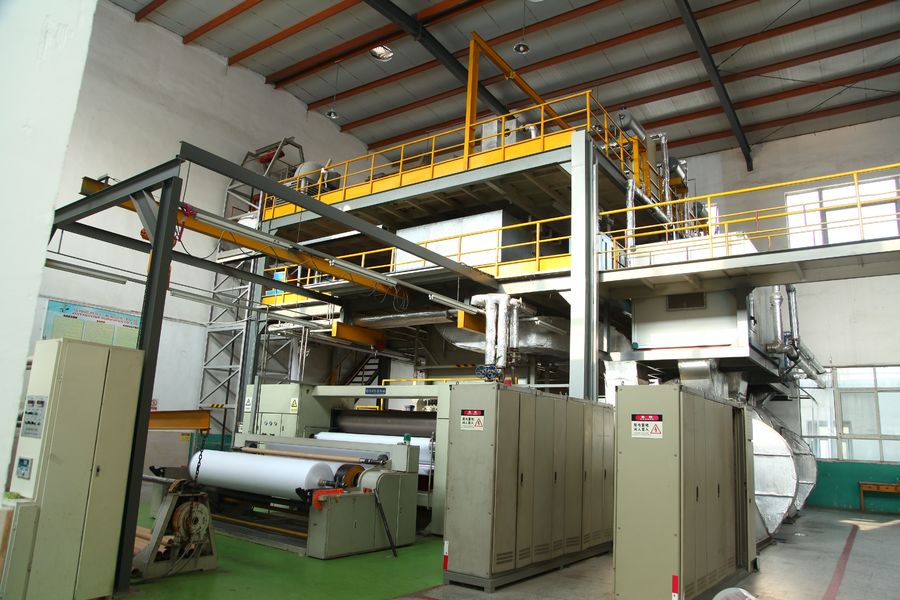 Xinyang Yihe Non-Woven Co., Ltd. línea de producción del fabricante